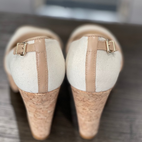 Size 9 Antonio Melani Open Toe Wedge - Picture 6 of 6